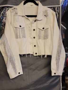 zeagoo White Cropped Denim Jacket with Silver Fringe